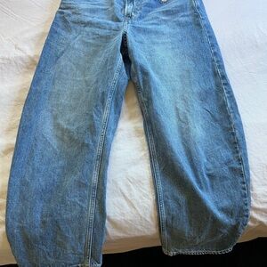 Gap barrel high rise 30 | 10 p
Selling because they do not work for my body type